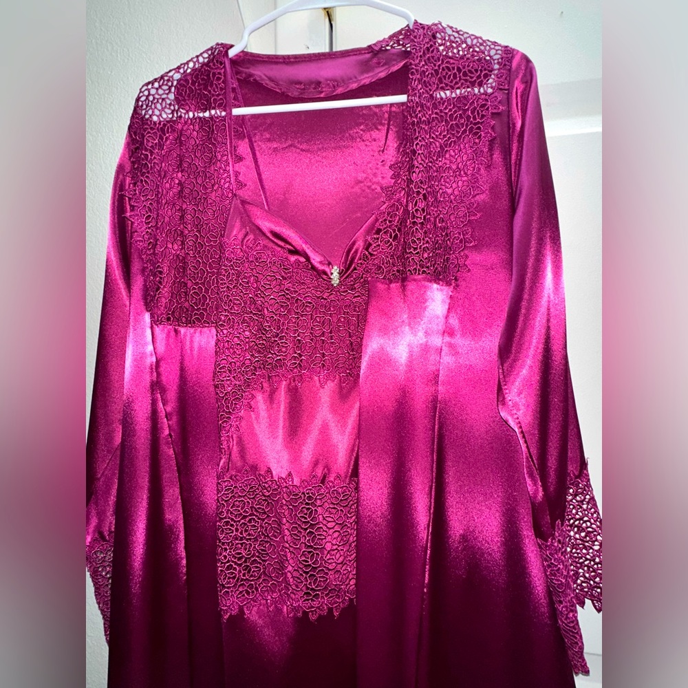 Magenta, unworn 2-piece sleepset
